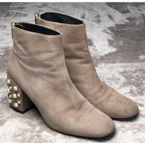 Stuart Weitzman Bacari Light Gray Suede Pearl Block Heel Boots Womens Size 8.5